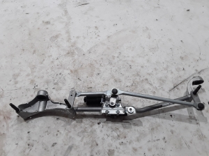  Priekinio stiklo valytuvų mechanizmas 