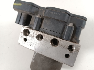 Tesla Model 3 3 (2016–2024) ABS plokk 104474500B - 4