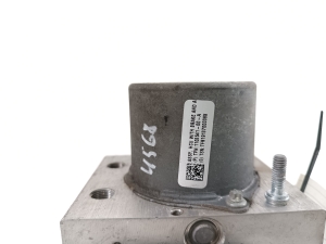 Tesla Model 3 3 (2016–2024) ABS plokk 104474500B - 5
