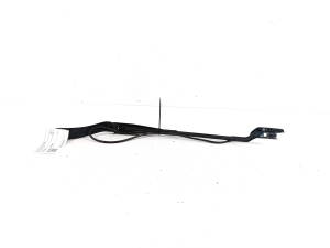 Tesla Model 3 3 (2016–2024) Windshield wiper arm 107672800C - 2