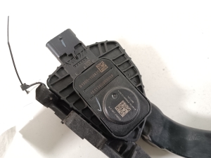 Tesla Model 3 3 (2016–2024) Gaspedal 1044695-00-A - 3
