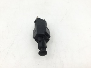 Brake pedal switch - 90504499