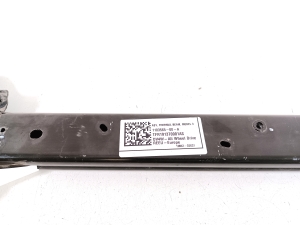 Tesla Model 3 3 (2016–2024) Kliimakompressori kinnitus 110356500A - 3