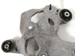 Tesla Model 3 3 (2016–2024) A/C compressor bracket 112296800B - 3