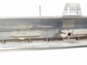 Porsche Cayenne (2010–2017) Mud flap 7P5853888E - 4