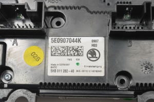 Skoda Octavia III (2013–2019) Heater control panel 5E0907044K - 4