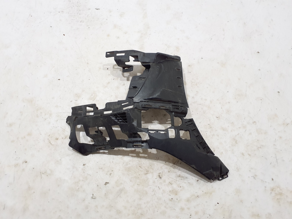 Mercedes Benz C-Class 206 (2021–2026) Priekšējā bampera kronšteins A2068856805 Mercedes Benz C-Class 206 (2021–2026) Priekšējā bampera kronšteins A2068856805