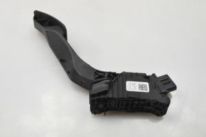 Volkswagen Passat B8 (2014–2023) Gaspedal 5Q2723503D