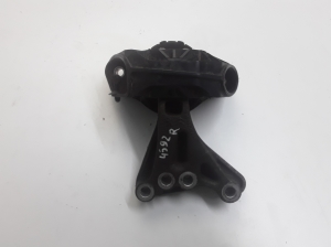 Peugeot 2008 (2013–2026) Engine mount 9676771080 - 4