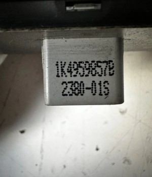 Slēdzis un tā detaļas - 1K4959857B