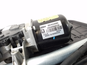 Opel Corsa F (2019–2026) Windshield wiper mechanism 9824534680 - 4