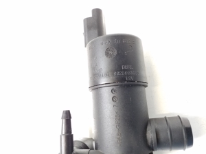 Opel Corsa F (2019–2026) Front windshield washer pump 9825894180 - 3