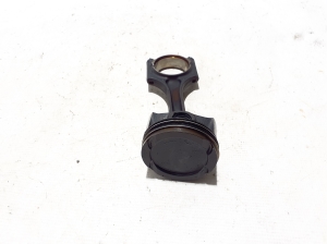 VOLVO XC60 (2017–2026) Piston and its parts 32213693 - 2