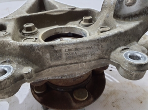 Ford Mustang Mach-E Mach-E (2020–2026) Moyeu avant LJ9C3K171B3A - 4