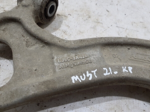 Ford Mustang Mach-E Mach-E (2020–2026) Eesmine õõtshoob LJ9C3A424 - 2
