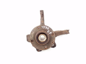   Front wheel hub  -  