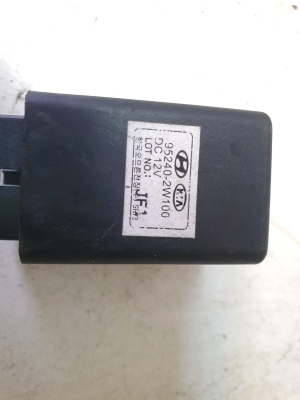 Hyundai Santa Fe (2012–2018) Relais 952402W100 - 4