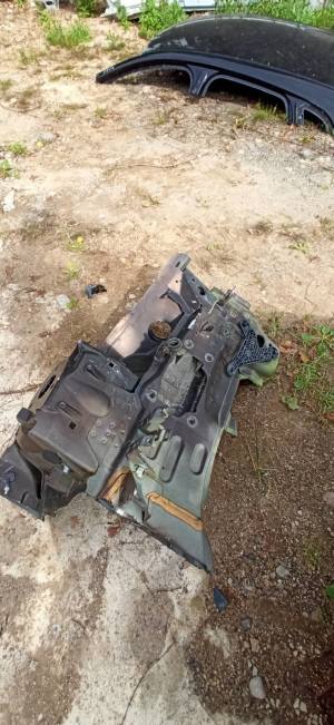VOLVO V90 (2016–2026) Front outrigger 32216504 - 4