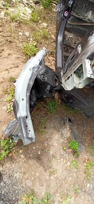 VOLVO V90 (2016–2026) Front outrigger 32216505 - 4