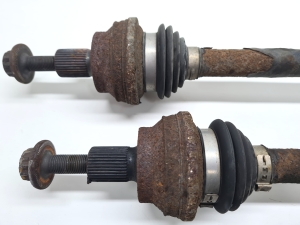 Volkswagen Tiguan (2007–2016) Aizmugurējā pusass un tās detaļas 1K0501203F - 3