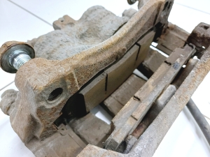 NISSAN Leaf II (2017–2026) Front brake caliper - 2