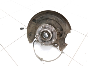 Front wheel hub