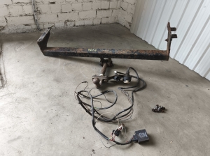   Tow hitch and its parts  - DT134 