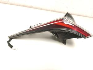 TOYOTA Prius W50 (2015–2020) Eckleuchte hinten 8155047281 - 9