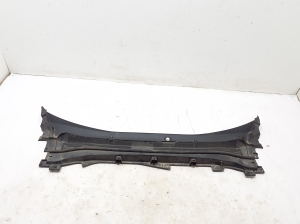   Grille d’auvent (garniture du mécanisme d’essuie-glace)  - LJ8BR02216AEW 