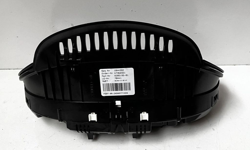 BMW 5 SERIES F10 (2010–2017) Instrument cluster 235868804 BMW 5 SERIES F10 (2010–2017) Instrument cluster 235868804