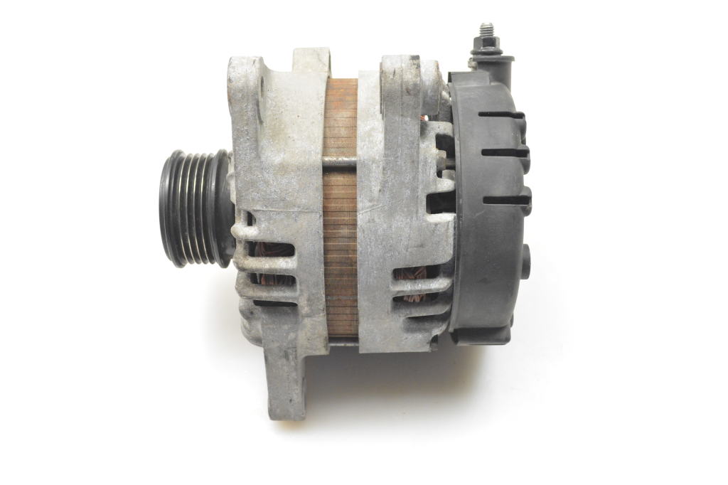 Kia Sportage (2010–2016) Alternator 373002A850 Kia Sportage (2010–2016) Alternator 373002A850