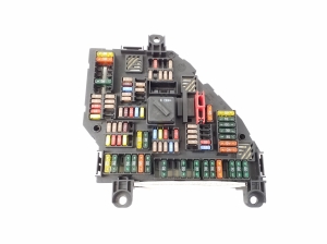 Fuse box in the trunk - 9151322