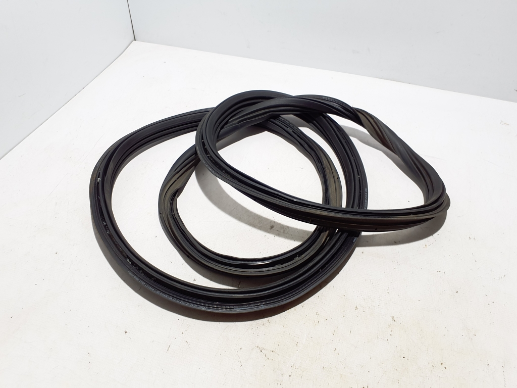 Ford Mustang Mach-E Mach-E (2020–2026) Pakiruumi tihend kerel LJ8Z58404A06A Ford Mustang Mach-E Mach-E (2020–2026) Pakiruumi tihend kerel LJ8Z58404A06A