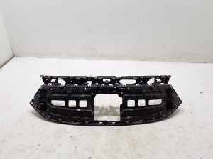 Halter Kühlergrill - A2438885900