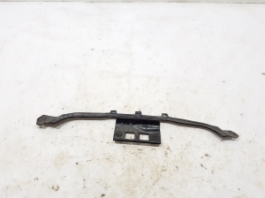 Ford Mustang Mach-E Mach-E (2020–2026) Muu osa kapoti all LJ8B457A06BA - 3