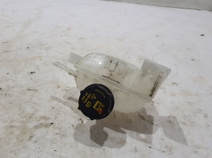   Réservoir de liquide de refroidissement  - LJ938A080AB 