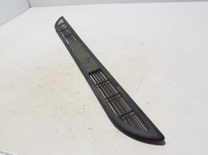 Ford Mustang Mach-E Mach-E (2020–2026) Muu osa kapoti all LJ8B457A10CAW - 2