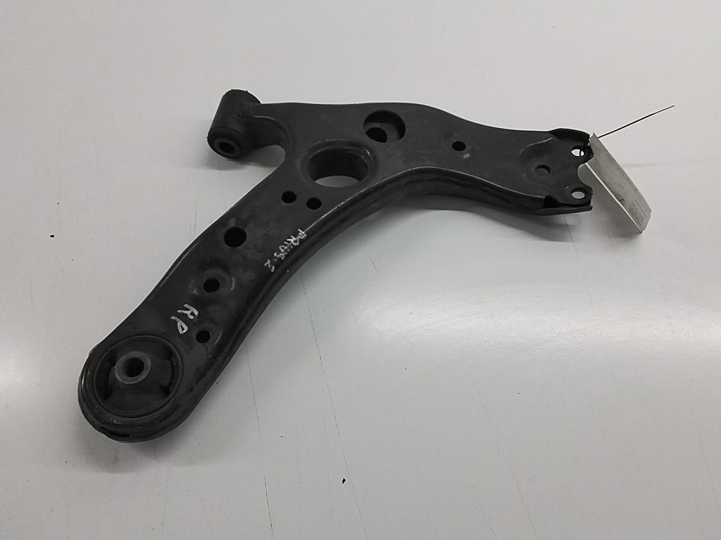 TOYOTA Prius W30/35 (2009–2015) Eesmine õõtshoob 4806947050 TOYOTA Prius W30/35 (2009–2015) Eesmine õõtshoob 4806947050