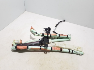   Katuse turvapadi  - LJ8BR042D95AE 