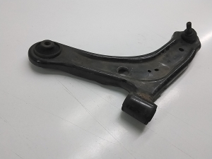 Suzuki Vitara LY (2014–2026) Querlenker vorne 4520261M00 - 3