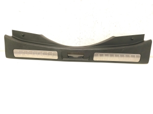 Protection intérieure de seuil de coffre - BJ3M113A10AC