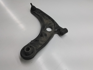 TOYOTA Yaris (2011–2020) Querlenker vorne 4806909140 - 3