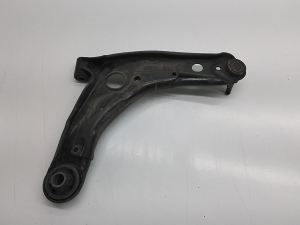 TOYOTA Yaris (2011–2020) Querlenker vorne 4806909140 - 4