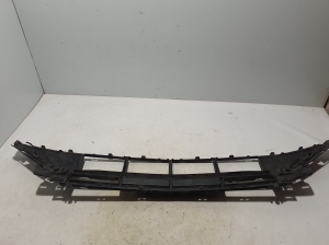 Mercedes Benz C-Class 206 (2021–2026) Priekšējā bampera apakšējā reste A2068850602 - 4