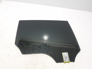 Tagumise külgukse klaas - A2977351600