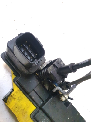 VOLVO S60 I (2000–2009) Rear side door lock - 2