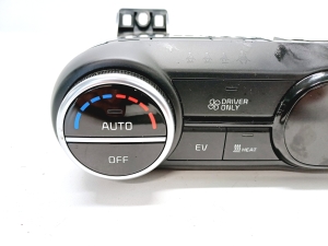 Kia Soul (2019–2026) A/C switch 97250J2110 - 2