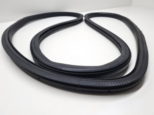Volkswagen Tiguan (2007–2016) Front door rubber seal 5N0867911 - 2