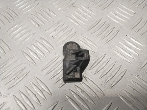 Volkswagen Touareg II (2010–2018) Reifendrucksensor 5Q0907275B