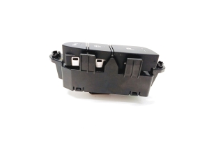 Kia Soul (2019–2026) Parking system switch 93315J2070 - 4